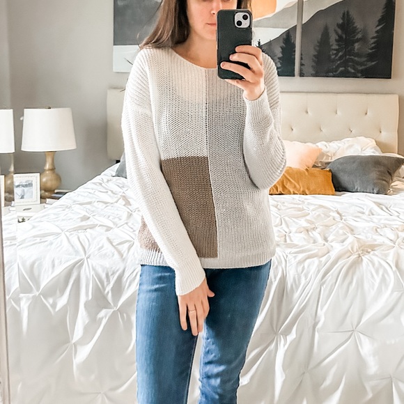 Color block knit sweater - Picture 3 of 4